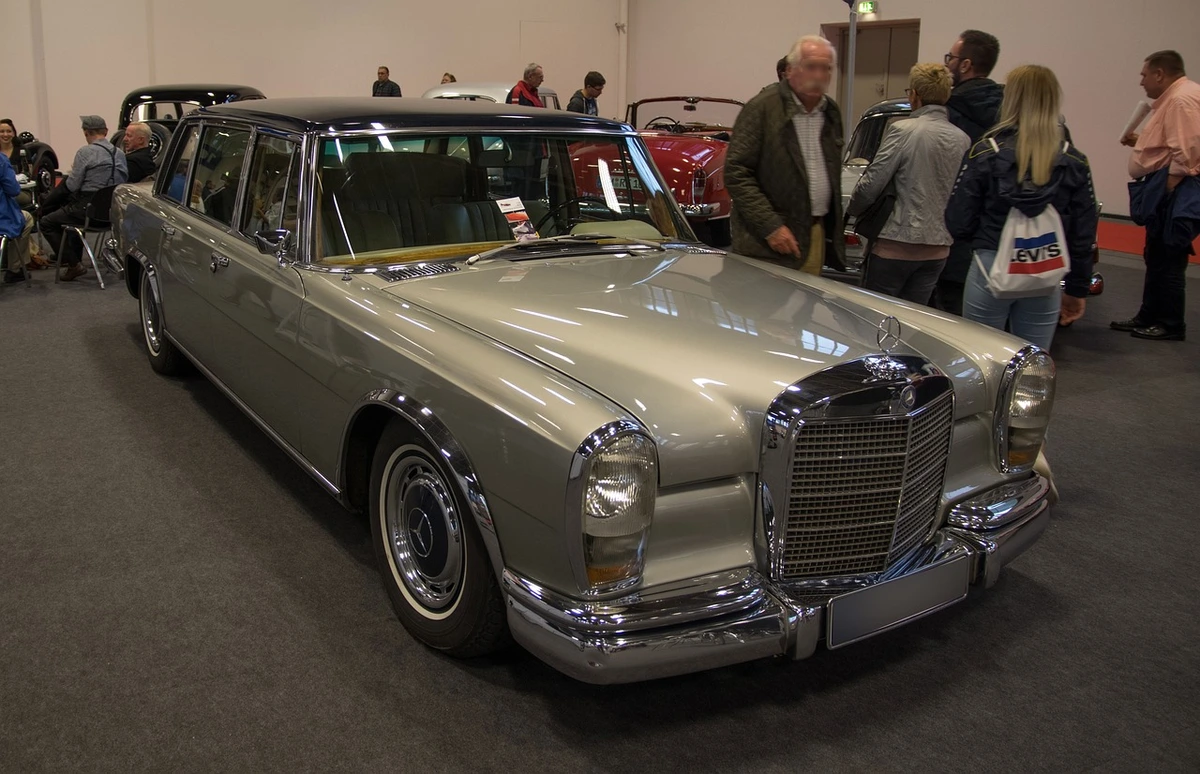 Berühmte Besitzer des Mercedes 600 W100: Von Königshäusern bis zu Rockstars